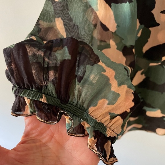Velvet Uli Camo Blouse - Picture 5 of 7